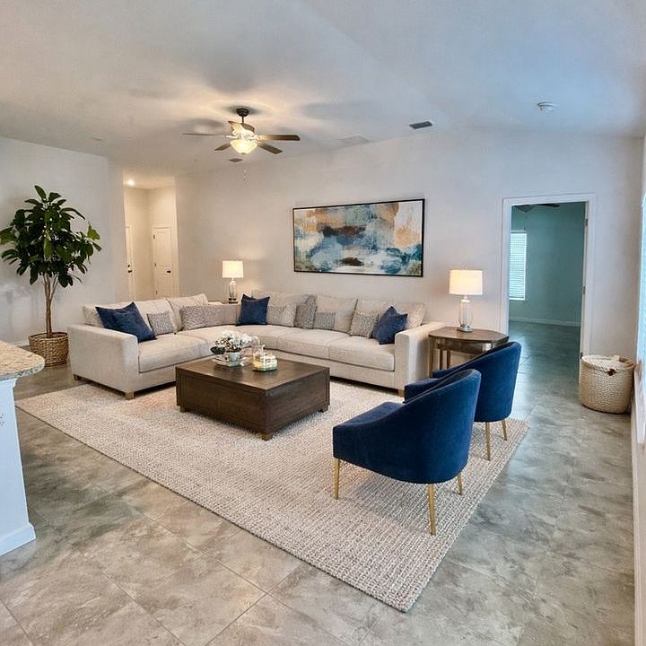 1st image of 858 Rue Labeau Cir