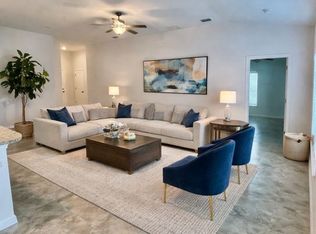 858 Rue Labeau Cir, Fort Myers, FL 33913