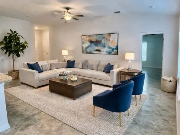 858 Rue Labeau Cir, Fort Myers, FL 33913