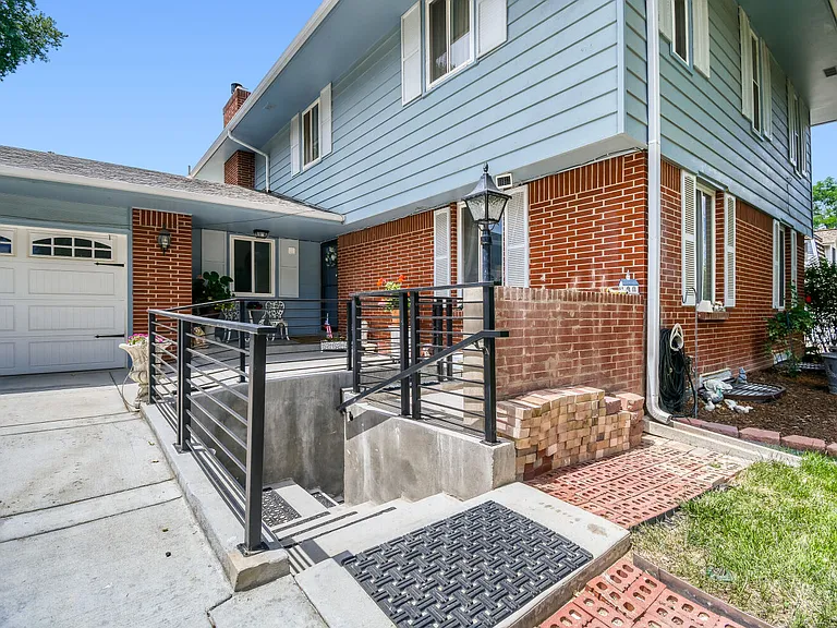 7079 S Curtice St #BASEMENT — Photo 24