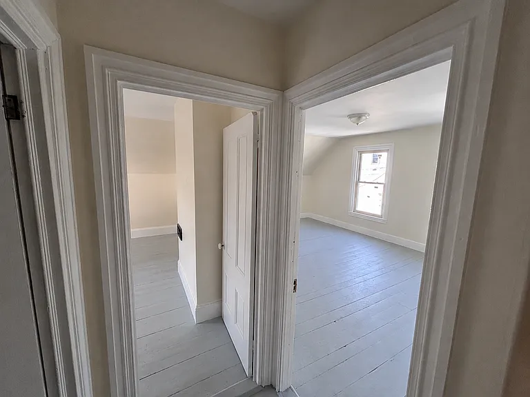 25 James St #A — Photo 9