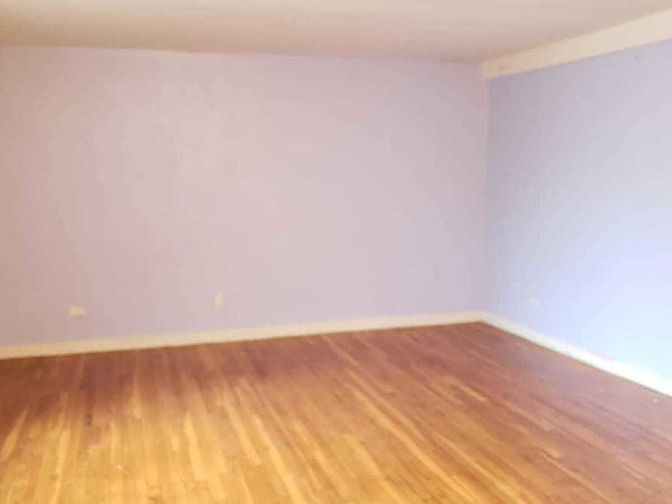 2nd image of 470 Stratford Rd #5D
