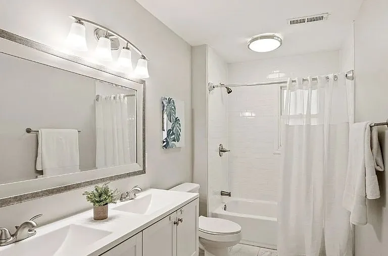 5801 Lindenwood Dr — Photo 8