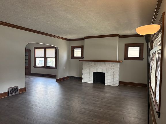 5th image of 14432 Delaware Ave #B