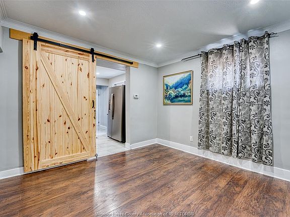 4th image of 2309 Alexis Rd