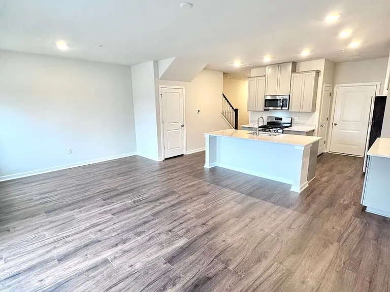 7512 Clayton Ave — Photo 9