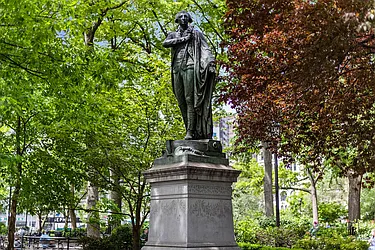 Rented by Barkoff Residential 