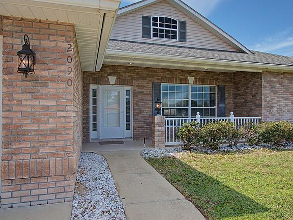 3rd image of 2090 Claremont Dr