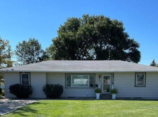 104 N 7th St, Plainview, NE 68769