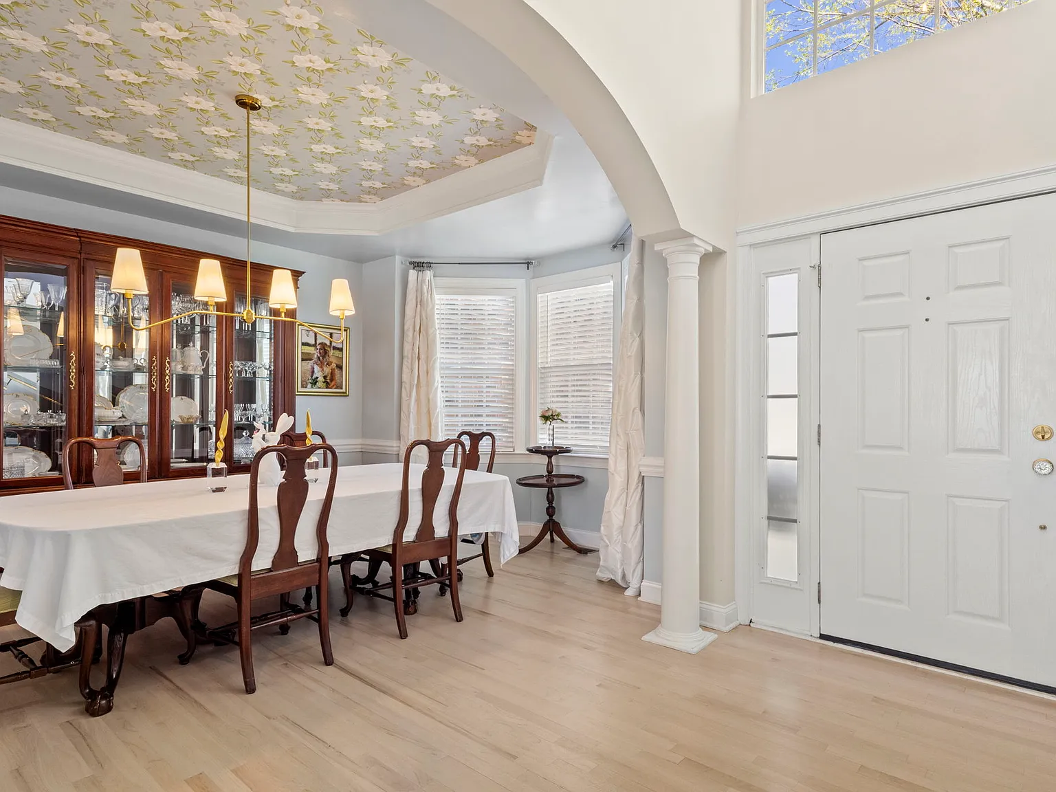 5 bed, 3.5 bath, 3023 sqft, $5,200 — Photo 3