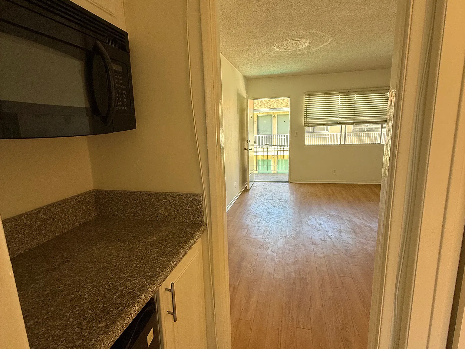 1507 Federal Ave — Photo 2