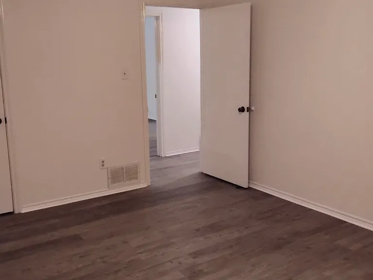 501 Northridge St — Photo 17