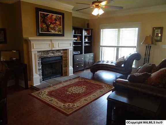 3rd image of 10 Nandina Ln