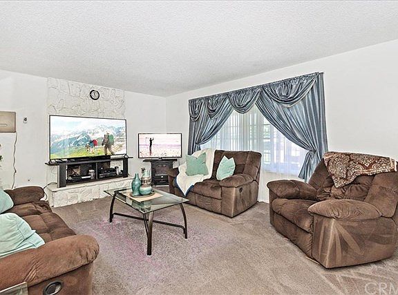 4th image of 24143 Via Vargas Dr