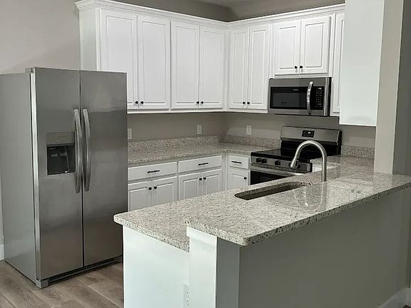 3rd image of 312 21st St