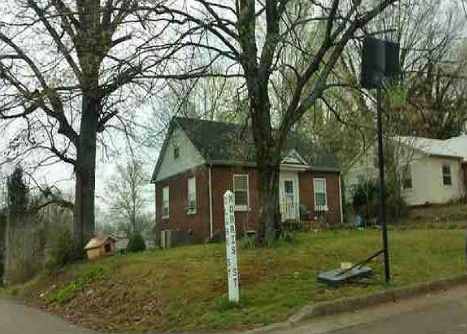 2nd image of 901 Morris St