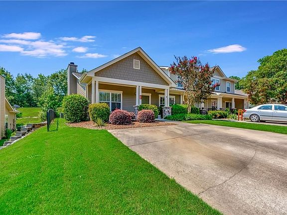 3rd image of 306 Shallow Dr
