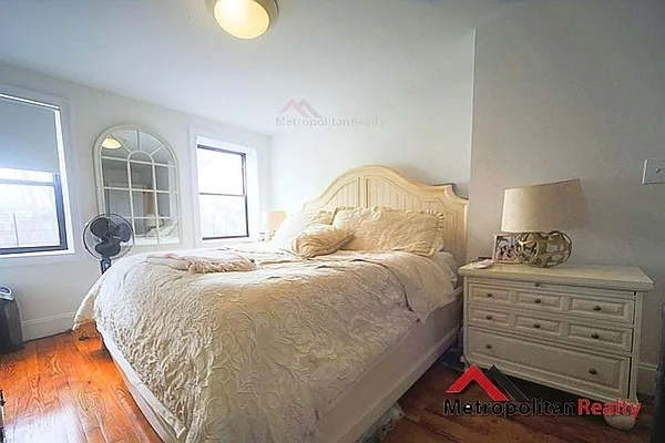 Rented by Metropolitan Realty | media 13