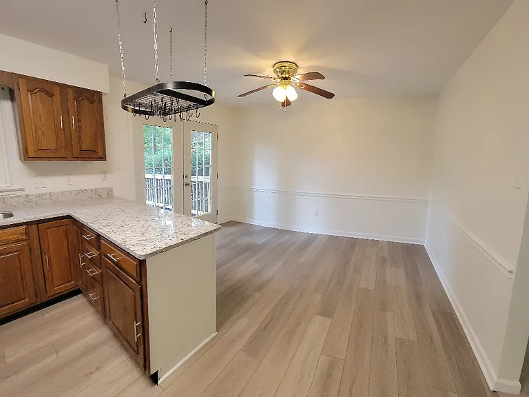 104 Crutchfield Cir — Photo 11
