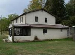 1221 Cow House Rd, Sistersville, WV 26175