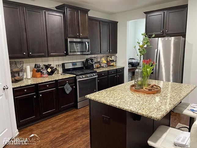 1st image of 633R Amrose Way