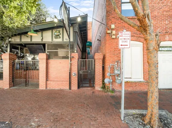 411 W Congress St APT 4, Savannah, GA 31401