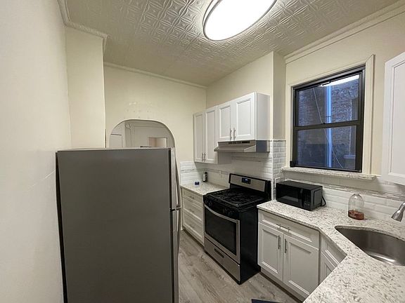 5th image of 422 Bleecker St #1A