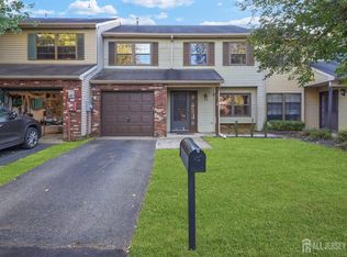 28 Stone Ct, East Brunswick, NJ 08816