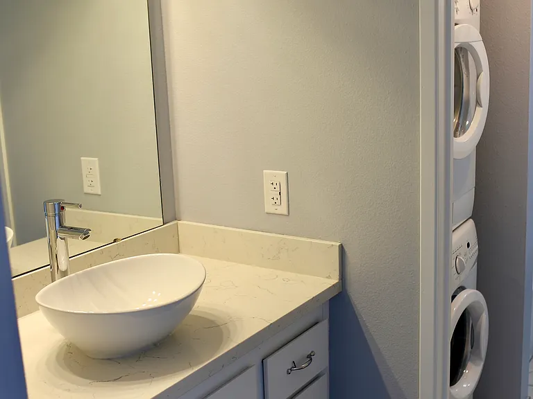 1515 E Union St #304 — Photo 29