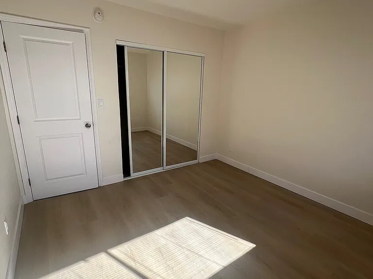 6861 Hazeltine Ave #11 — Photo 6