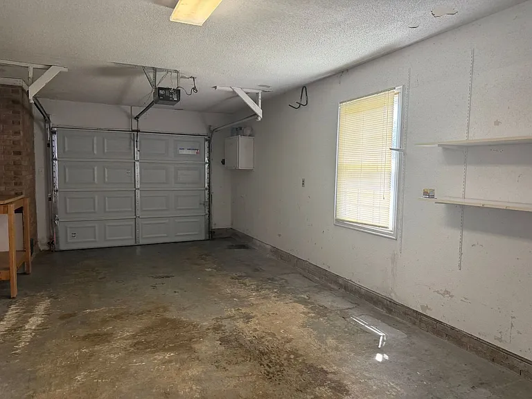 411 Greenbriar Dr — Photo 12