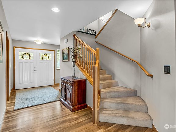 4th image of 17004 W Hill Drive E