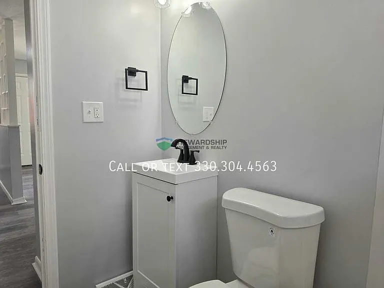 2555 Edwin Ave #2555 — Photo 11