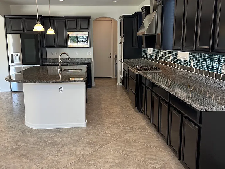 2901 E Iris Dr — Photo 13