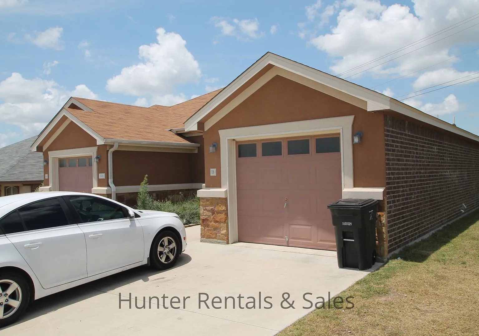 Luxury Duplex! — Photo 2