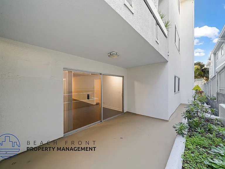 722 S. Broadway — Photo 18
