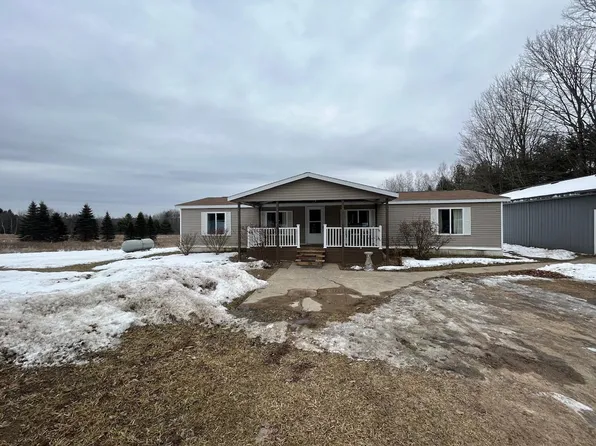 6710 N Hoover Ave, Gladwin, MI 48624