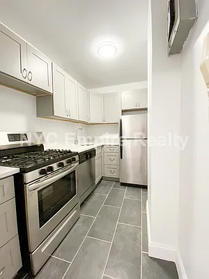 Rented by NYC Empire Realty Inc | media 3