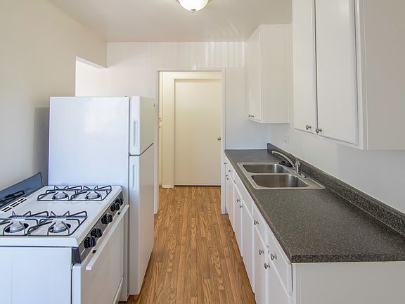 5th image of 2580 C St APT 23