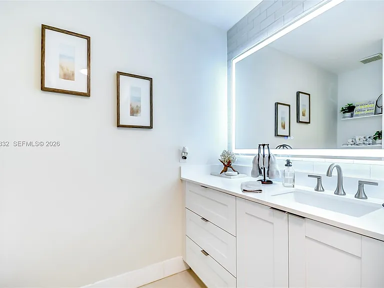 10237 NW 52nd Ln #10237 — Photo 16