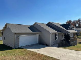 195 Shawnee Dr, Dayton, TN 37321