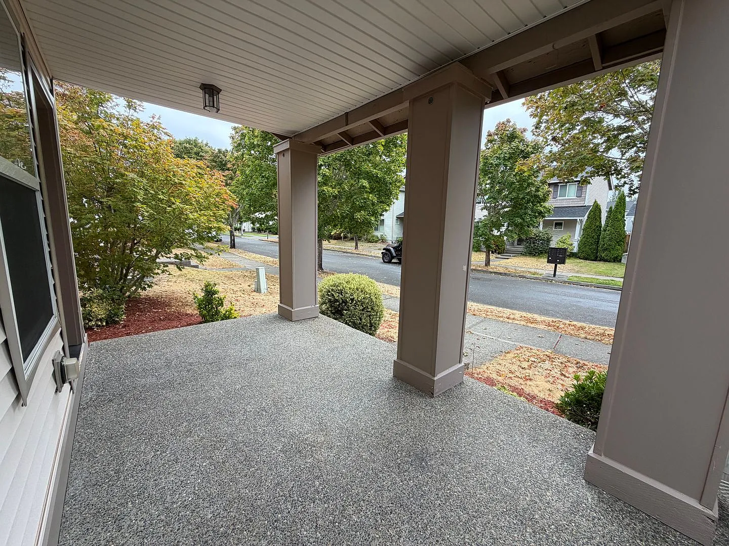DuPont 3-bedroom, 2.5-bath home — Photo 2