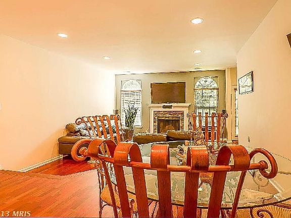 3rd image of 2960 Yarling Ct
