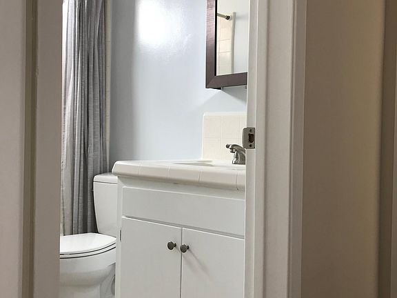 5th image of 4046 Wade St APT 2