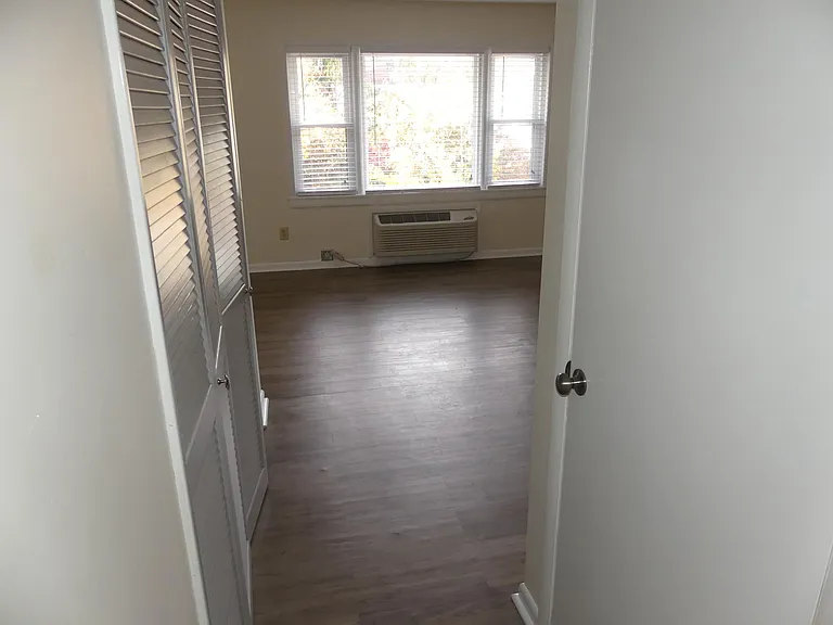 80 Princetlonia Dr #4 — Photo 9