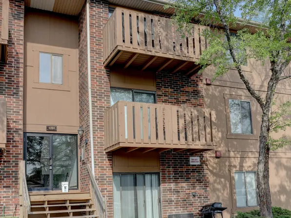 1091 Rodenburg Rd APT 304, Roselle, IL 60172