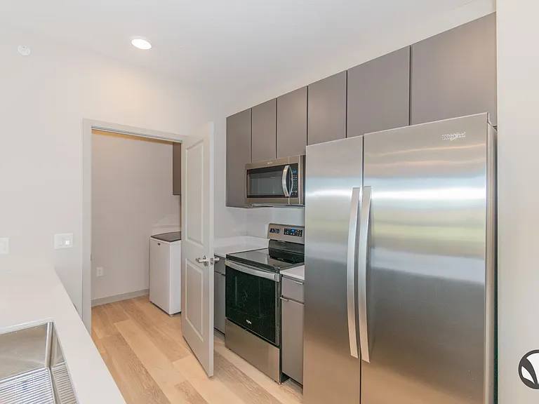 Chateau at Yankee Hill Apartments — Photo 57