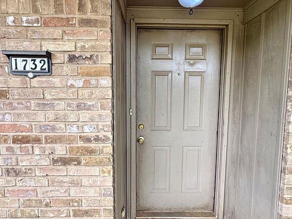 2nd image of 1734 Preston Dr #1732