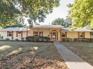 825 S 11th St, Rogers, AR 72756