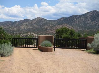 14 Heather Ln, Santa Fe, NM 87506